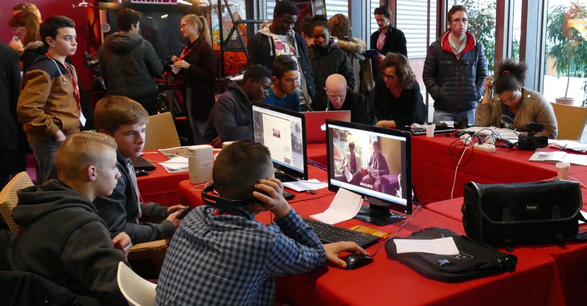 Organiser une conférence de rédaction du journal web | Yakamedia